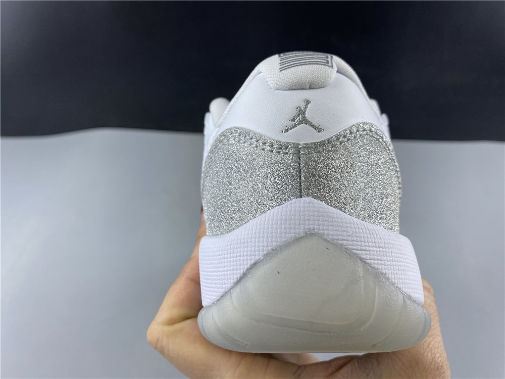 Air Jordan 11 low WMNS Metallic Silver AR0715-100